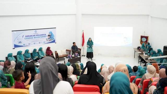 TP PKK Makassar Dorong Kader Jadi Pelopor Keluarga Cerdas Berinternet