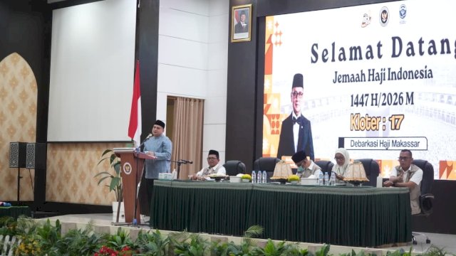 Bersama Menhaj RI, Munafri Sambut Jemaah Haji Kloter 17 Debarkasi Makassar