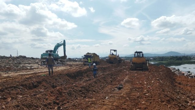Menuju Sanitary Landfill, Pemkot Makassar Benahi TPA Antang dengan Sistem Cover Soil