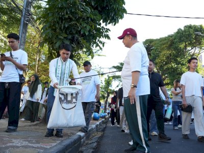 Wali Kota Munafri Pimpin Plogging HLH 2026, Ingatkan Warga Makassar Soal Sampah dan Iklim
