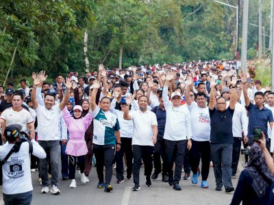 Gubernur Sulsel Lepas Ribuan Peserta Jalan Sehat Anti Mager Toraja Utara