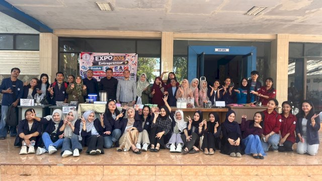 Tumbuhkan Jiwa Wirausaha dan Inovasi Sains, STKIP YPUP Makassar Gelar Expo Entrepreneurship dan Pameran STEAM 2026