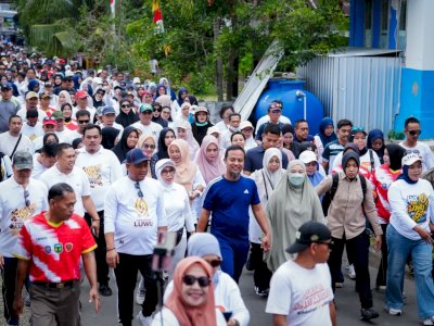 Puluhan Ribu Warga Semarakkan Jalan Sehat Anti Mager Bersama Gubernur Sulsel Peringati 67 Tahun Kabupaten Luwu