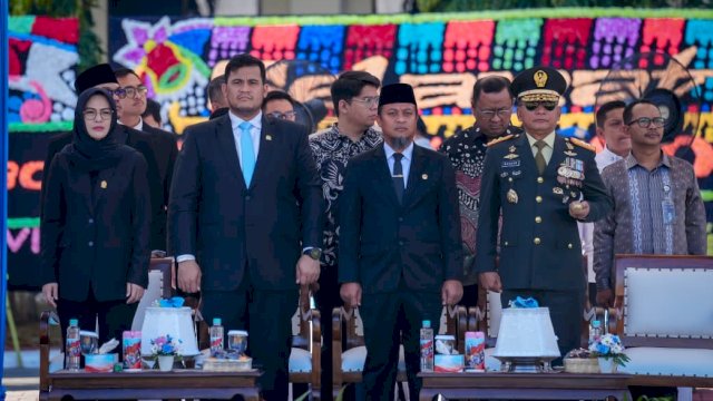 Upacara Peringatan Hari Bhayangkara ke-80, Gubernur Sulsel Apresiasi Pengabdian Polri untuk Masyarakat