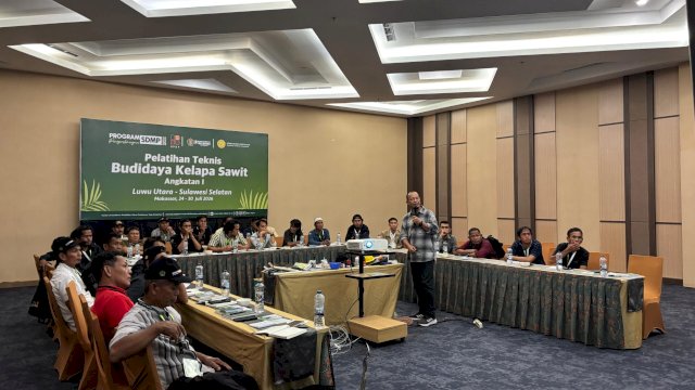 Kualitas SDM Pekebun Kunci Peningkatan Produktivitas Sawit Rakyat, Puluhan Pekebun dari Lutra Dilatih Budidaya