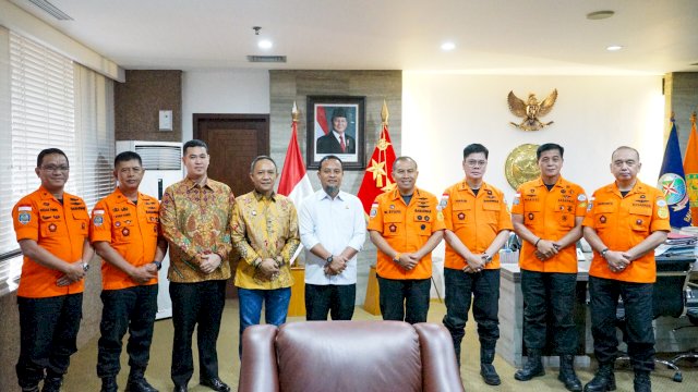 Gubernur Sulsel Laporkan Progres Evakuasi KM Nurul Salsa kepada Kepala Basarnas RI
