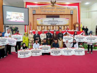 Hari Jadi Kabupaten Luwu ke-67, Gubernur Sulsel Serahkan Bantuan Keuangan Rp10 Miliar