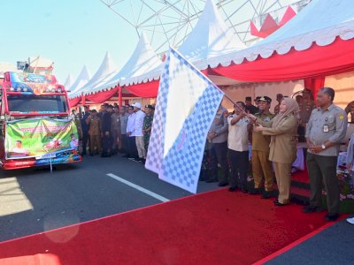 Gubernur Sulsel Lepas Bantuan Pertanian Rp323 Miliar untuk 24 Kabupaten/Kota di Sulsel