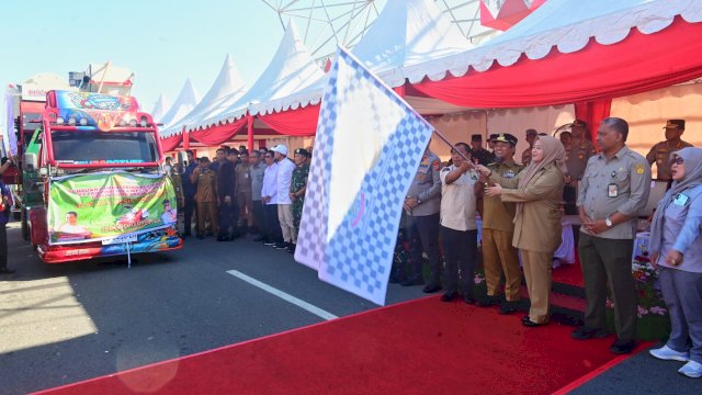 Gubernur Sulsel Lepas Bantuan Pertanian Rp323 Miliar untuk 24 Kabupaten/Kota di Sulsel